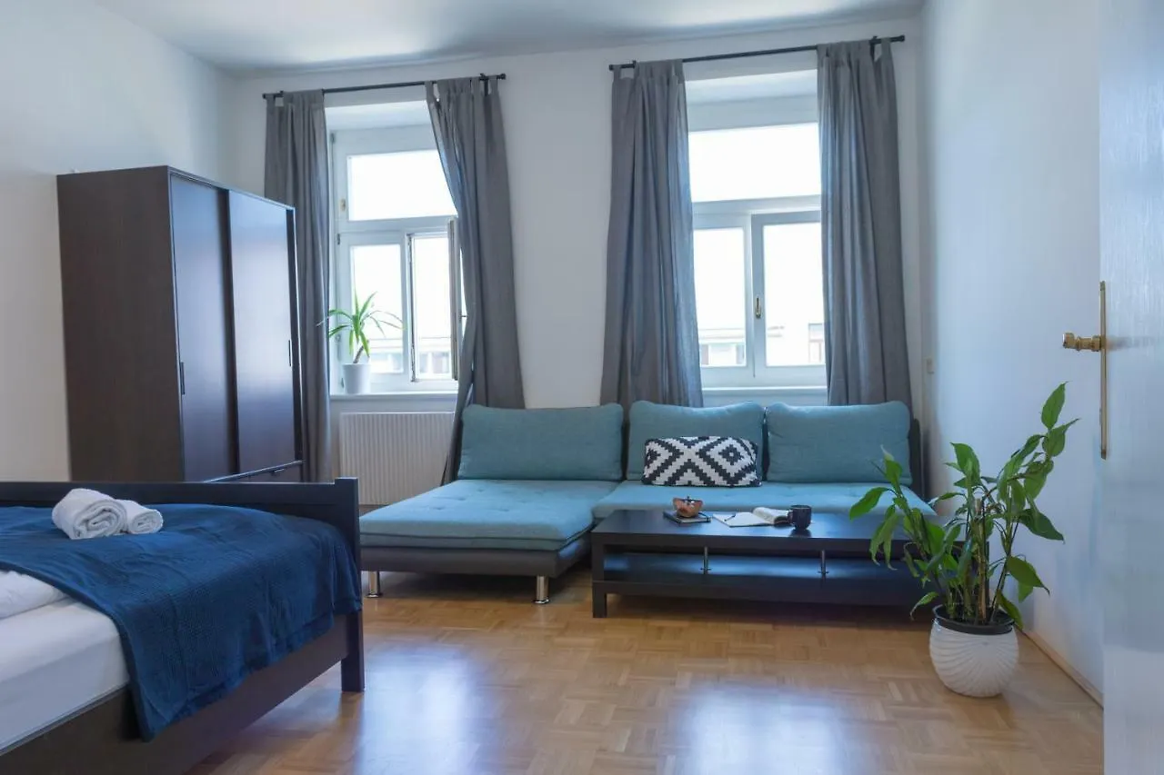 Kingsize Central Station Residence 비엔나 아파트